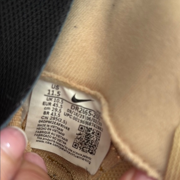 Nike react Infinity Run 4 Flyknit Beige Sneakers 10.5- EUC - Picture 2 of 4